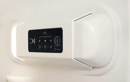Bauknecht KDI 12S2 koel-vriescombinatie Ingebouwd 173 l E Wit