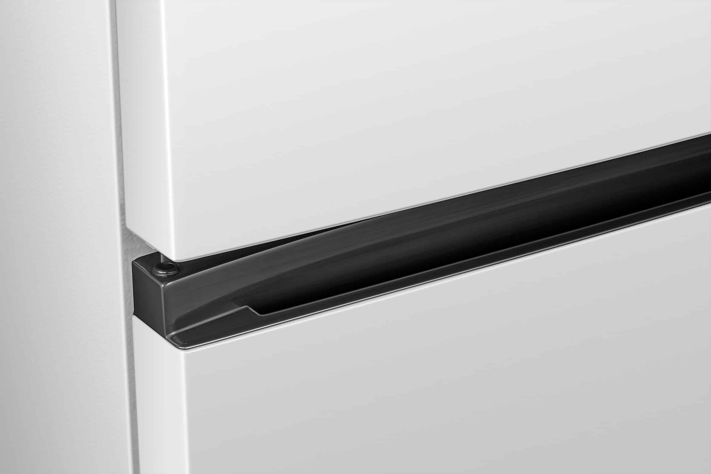 Hanseatic Koel-vriescombinatie HKGK16155CBI – 230 liter – Zwart