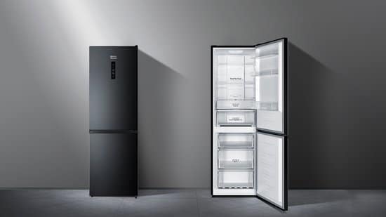 Hisense Koel-vriescombinatie RB390N4BFC – 304 liter – Energielabel C