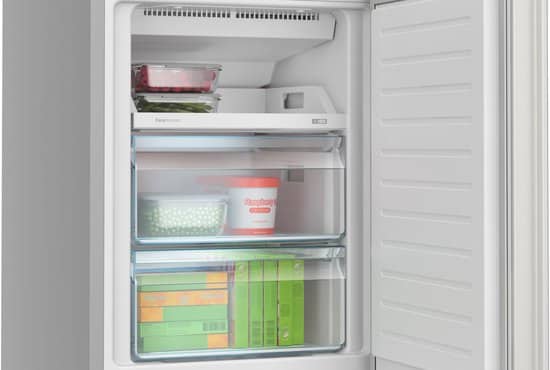Bosch KGN33NSDB – Serie 2 – Koelkast -Koel-vriescombinatie – 175.4 x 61.4 cm – Total No Frost – Nooit meer ontdooien – Zilver- Led verlichting – Energielabel D