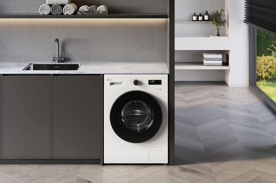 LG W4X1085NWB was‑droogcombinatie 8/5 kg met 6 Motion DD voor optimale stofverzorging – TurboWash 360 voor sneller wassen – Steam voor anti‑allergie en ThinQ slimme bediening. Energieklasse A
