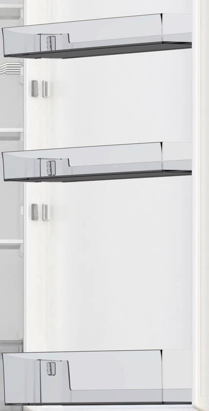 Hisense RB440N4AFC – Koelvriescombinatie vrijstaand – Zwart – 336 liter inhoud – Rechtsdraaiend (omkeerbaar) – Energielabel C – Stil: 35 dB(A) – NoFrost – Nulgradenzone en flessenrek – 201cm hoog – 238L koelen, 98L vriezen