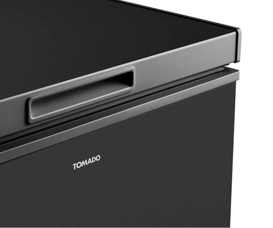 Tomado TCF0991B – Vrieskist – 99 liter – Supervriezen – Digitaal thermostaat – Low Frost – Energielabel E – Zwart