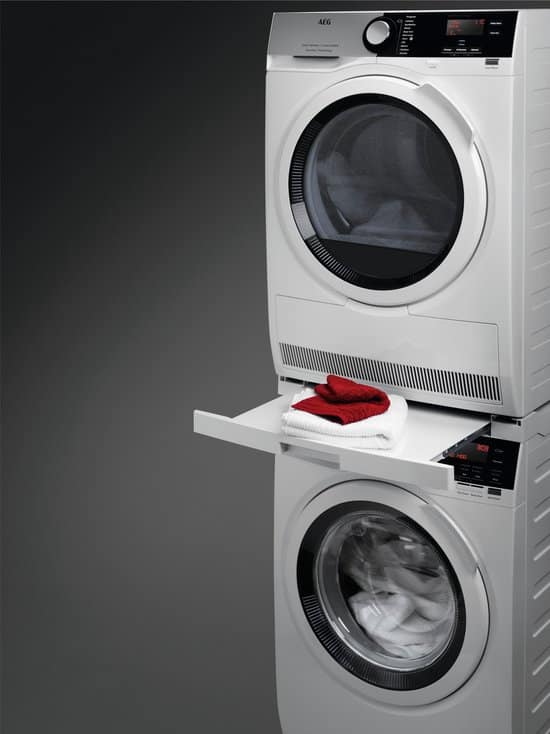 AEG A1WYHSK2 – Stapelkit met uittrekbare legplank – Geschikt voor wasmachine en droger