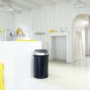 Brabantia Touch Bin Prullenbak - 60 liter - Matt Black/Matt Steel Fingerprint Proof deksel - Afbeelding 2